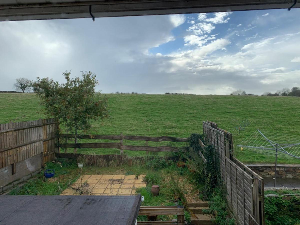 Character Dartmoor Cottage Єлвертон Екстер'єр фото